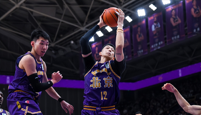 莱昂纳德2年1.15亿提前续约猛龙 生涯总收入超5亿